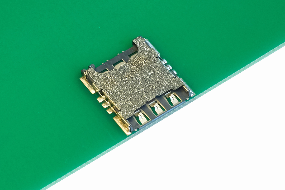 World's Lowest Profile Push/Pull Nano SIM Card Connector
